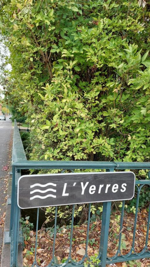 Chalet Fleuve Avec Parking-Barbecue Yerres Esterno foto